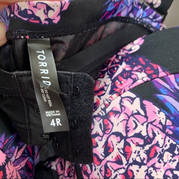 TORRID pineapple print push-up one piece, 4X. - Picture 5 of 6